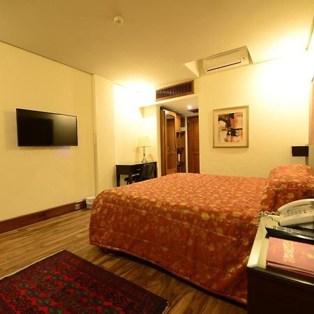 Regency Inn Hotel Lahor Dış mekan fotoğraf