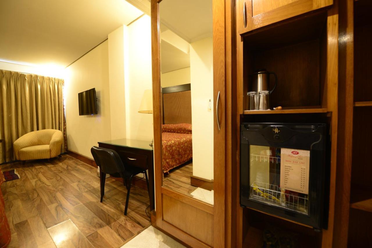 Regency Inn Hotel Lahor Dış mekan fotoğraf