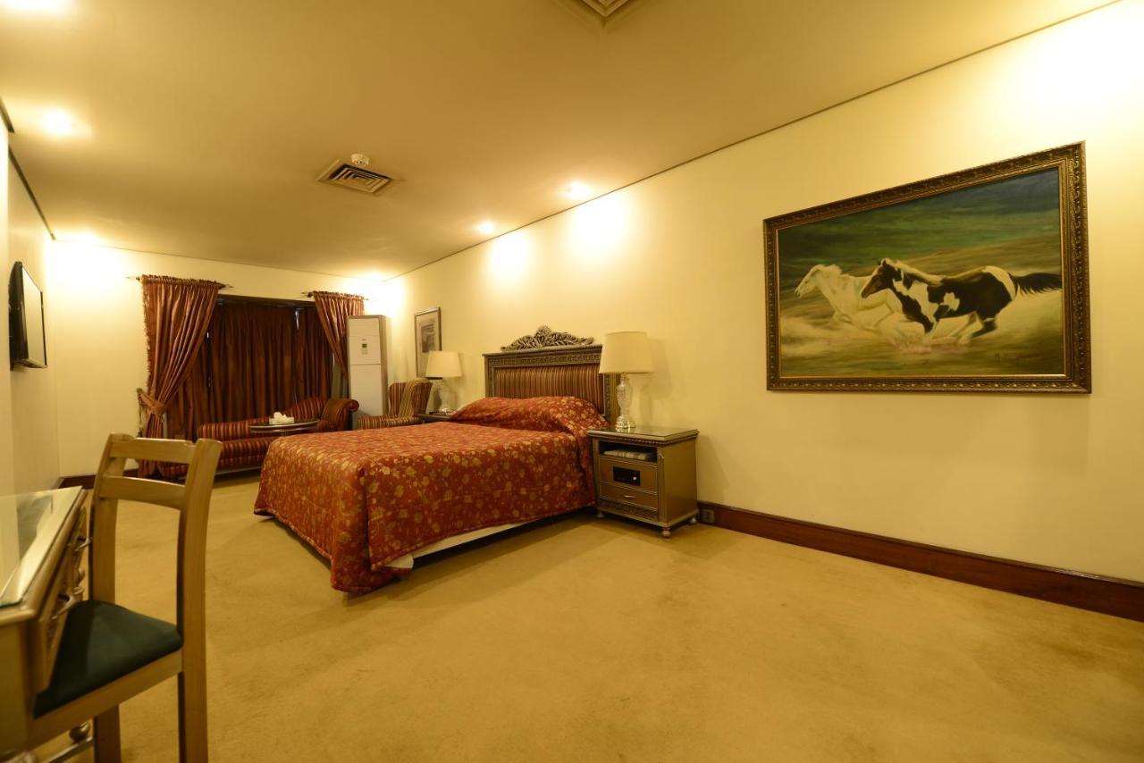 Regency Inn Hotel Lahor Dış mekan fotoğraf