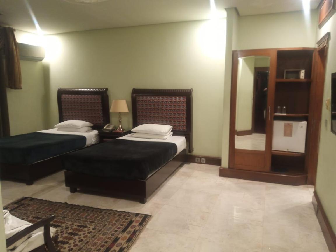 Regency Inn Hotel Lahor Dış mekan fotoğraf