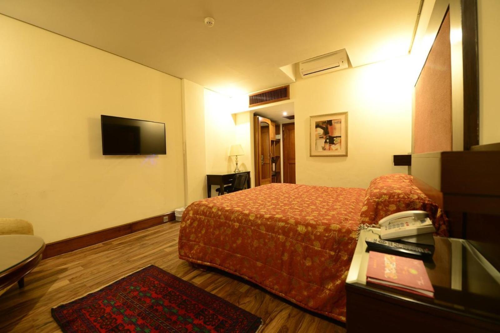 Regency Inn Hotel Lahor Dış mekan fotoğraf