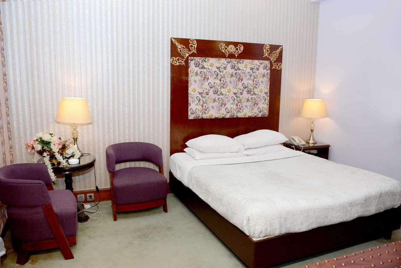 Regency Inn Hotel Lahor Dış mekan fotoğraf