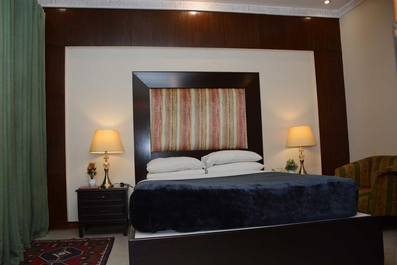 Regency Inn Hotel Lahor Dış mekan fotoğraf