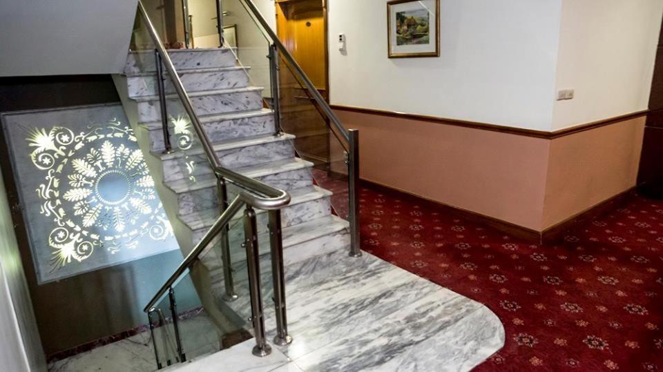 Regency Inn Hotel Lahor Dış mekan fotoğraf