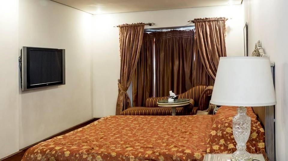 Regency Inn Hotel Lahor Dış mekan fotoğraf