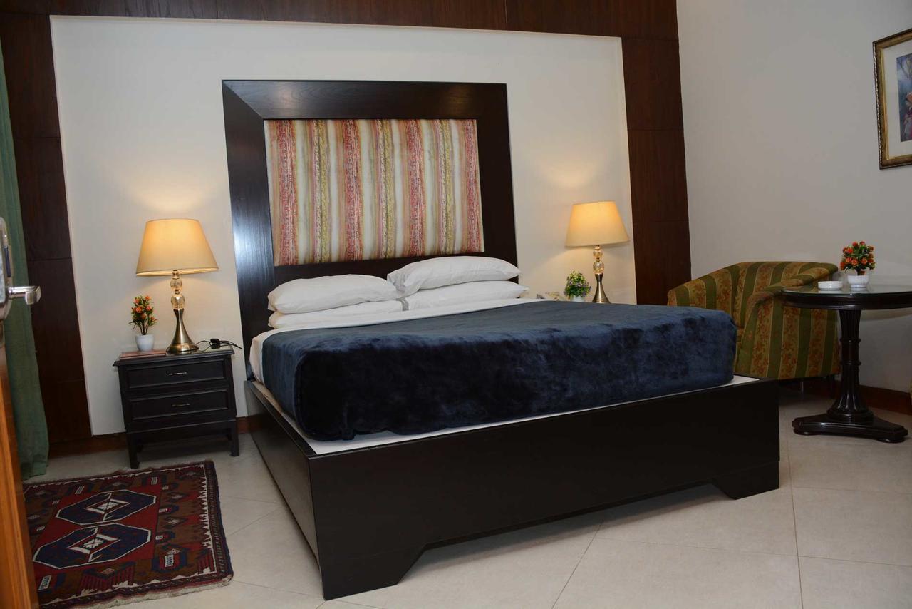 Regency Inn Hotel Lahor Dış mekan fotoğraf