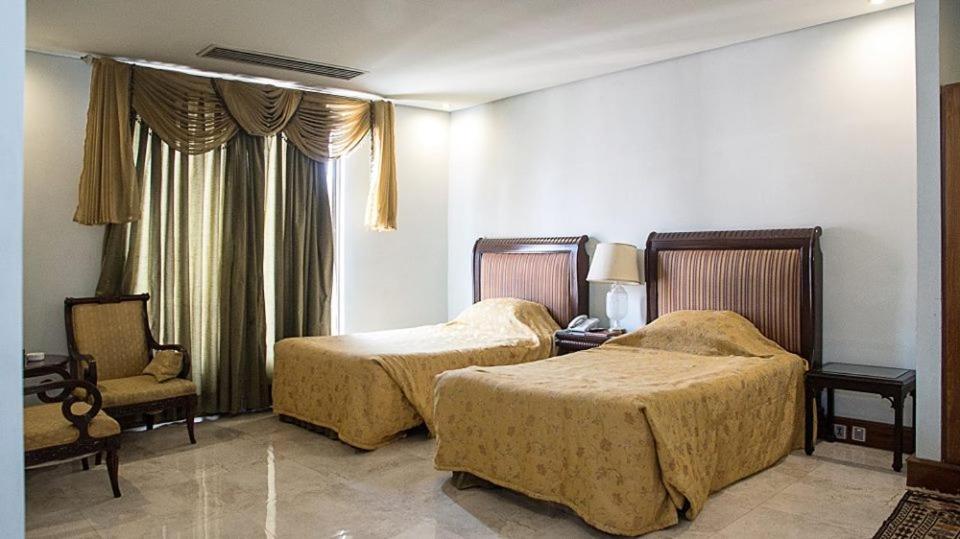 Regency Inn Hotel Lahor Dış mekan fotoğraf